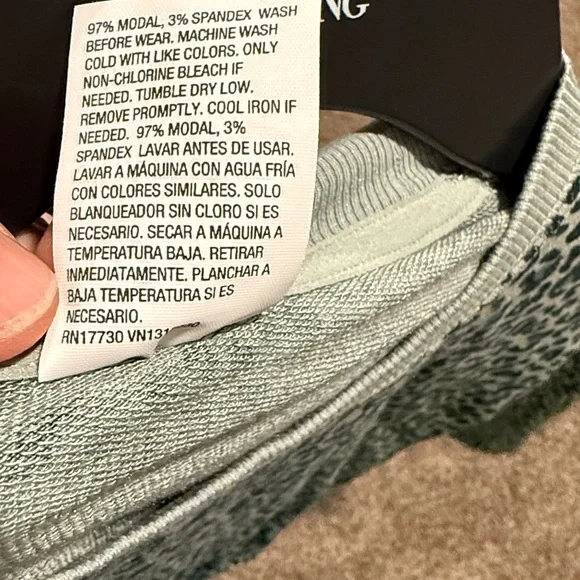 All in Motion Leopard Print Long Sleeve Top - Green - Picture 4 of 4